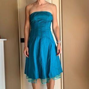 Turquios Strapless Dress